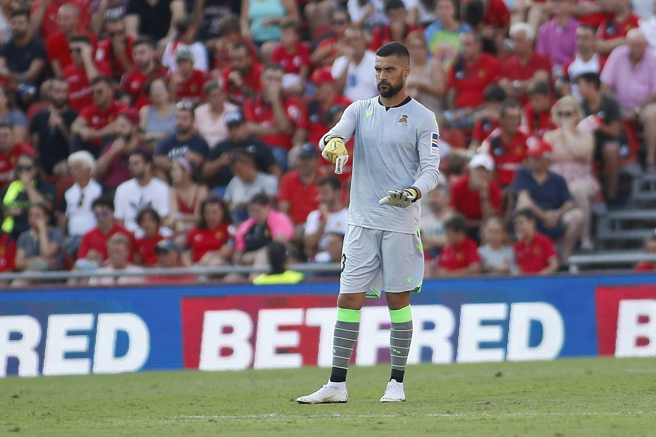 El recién ascendido Mallorca y la Real Sociedad se miden en Son Moix. 