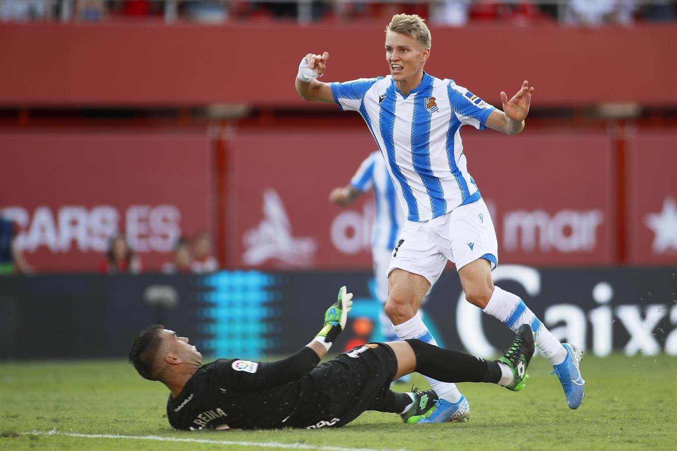 El recién ascendido Mallorca y la Real Sociedad se miden en Son Moix. 