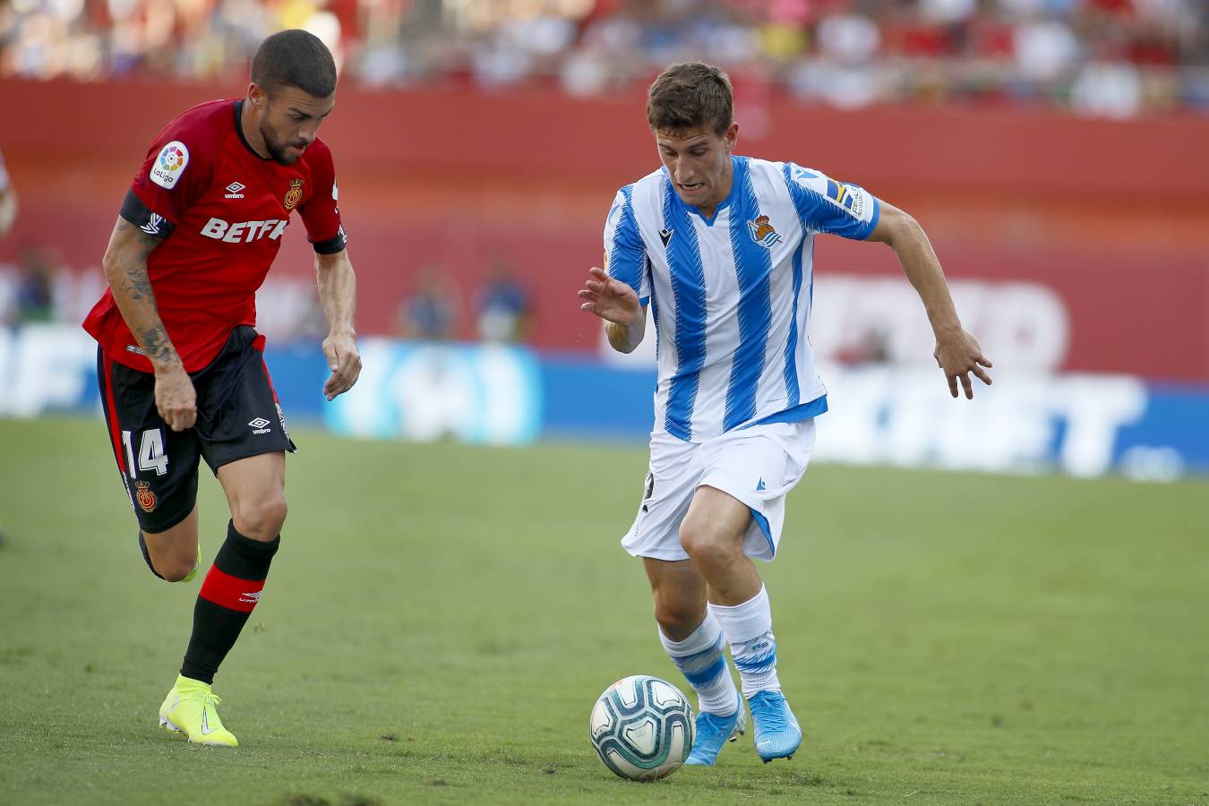 El recién ascendido Mallorca y la Real Sociedad se miden en Son Moix. 