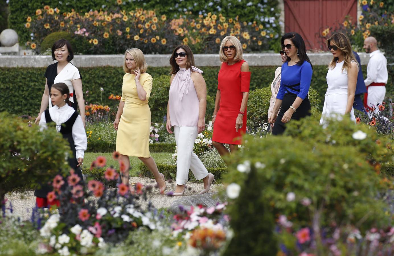 Mientras ellos (y Merkel) se reunían en Biarritz con motivo de la cumbre del G-7, ellas han aprovechado para realizar de forma conjunta diferentes actividades. Han ido a comprar pimientos, han presenciado un aurresku, han visto un partido de pelota... No han parado. 