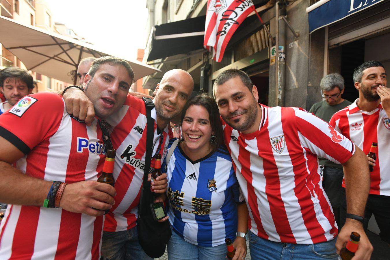 Fotos: Buen ambiente entre las aficiones