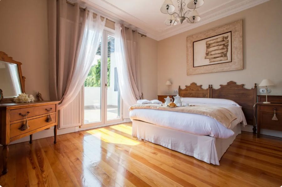 Desde esta villa se divisa el ratón de Getaria 