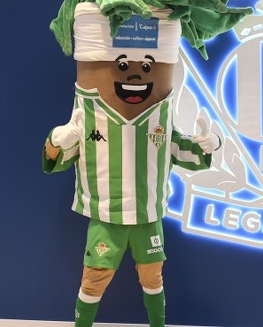 Palmerín es la mascota del Betis. Debe su nombre a la Avenida de la Palmera, lugar donde se encuentra el estadio del Betis.