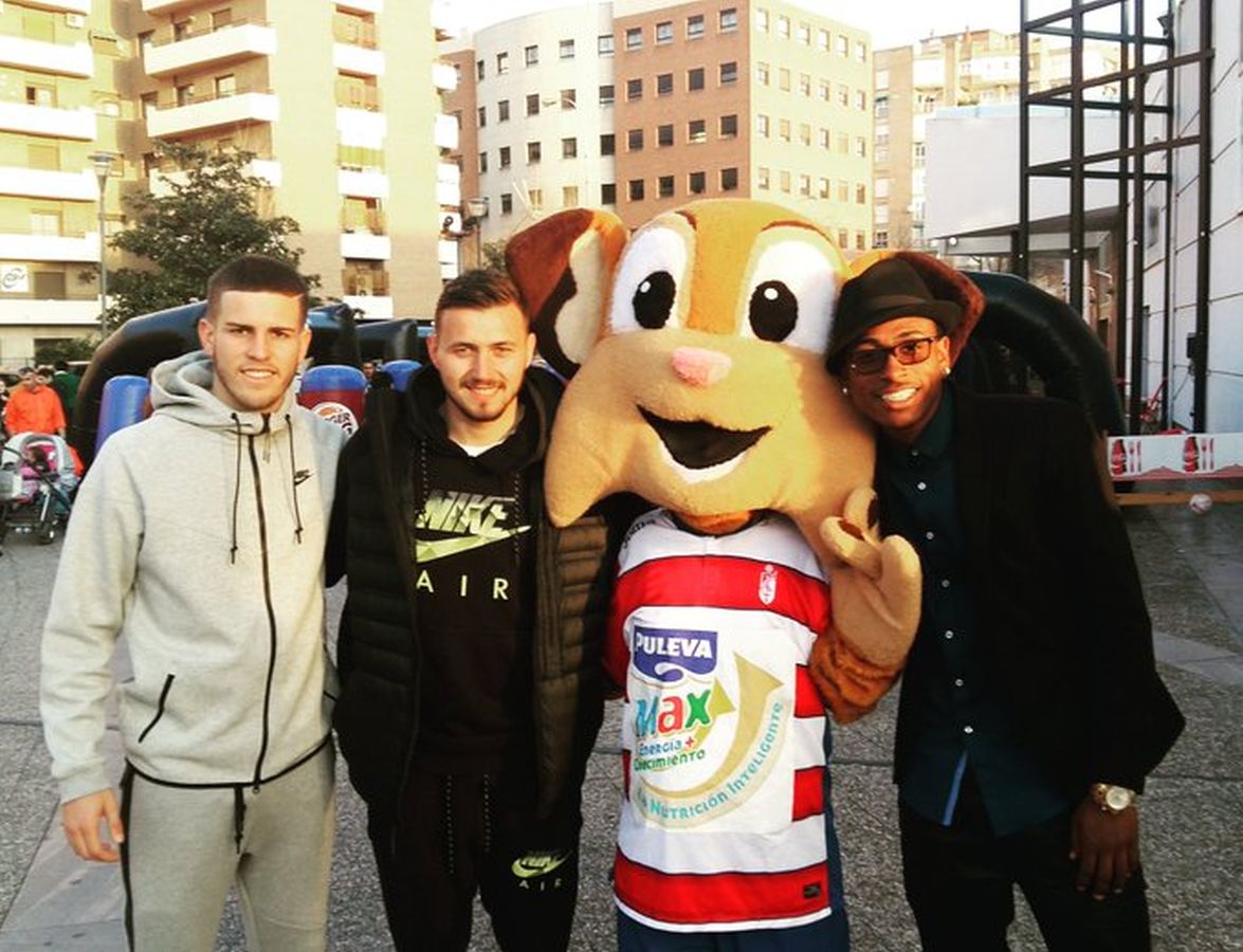 El Granada CF llegó a un acuerdo comercial con Puleva por el que la mascota rojiblanca es el lince Maxi.