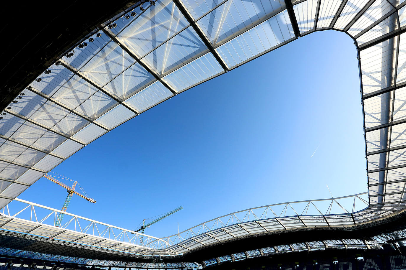El estadio prácticamente está listo para acoger su estreno con todas las gradas completas en el Real Sociedad - Atlético de Madrid del próximo sábado 14