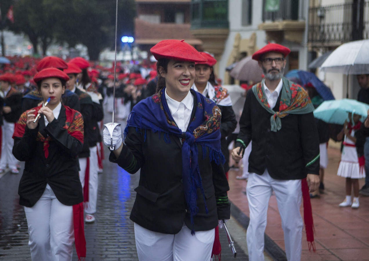 Fotos: La compañía Jaizkibel desfila sin incidentes