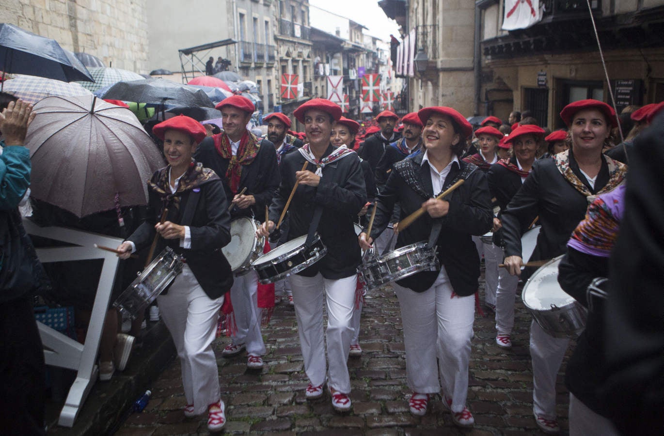 Fotos: La compañía Jaizkibel desfila sin incidentes