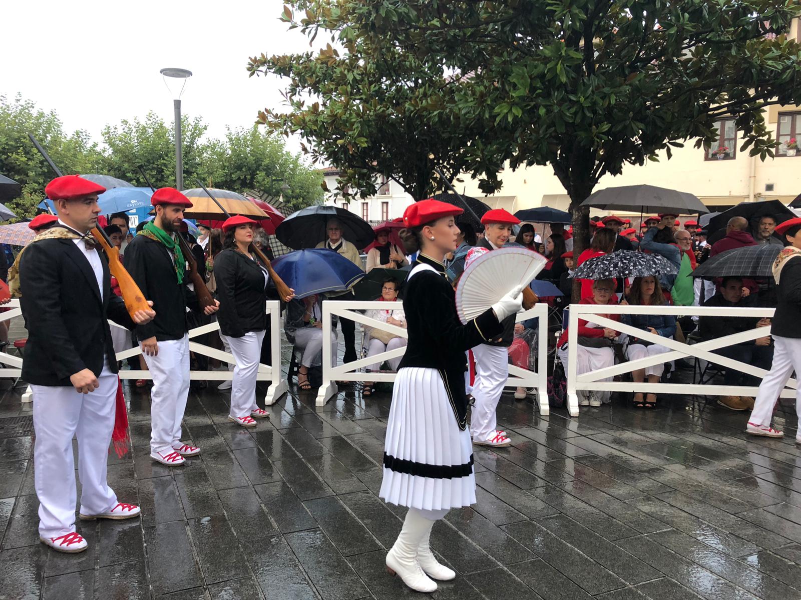 Fotos: La compañía Jaizkibel desfila sin incidentes