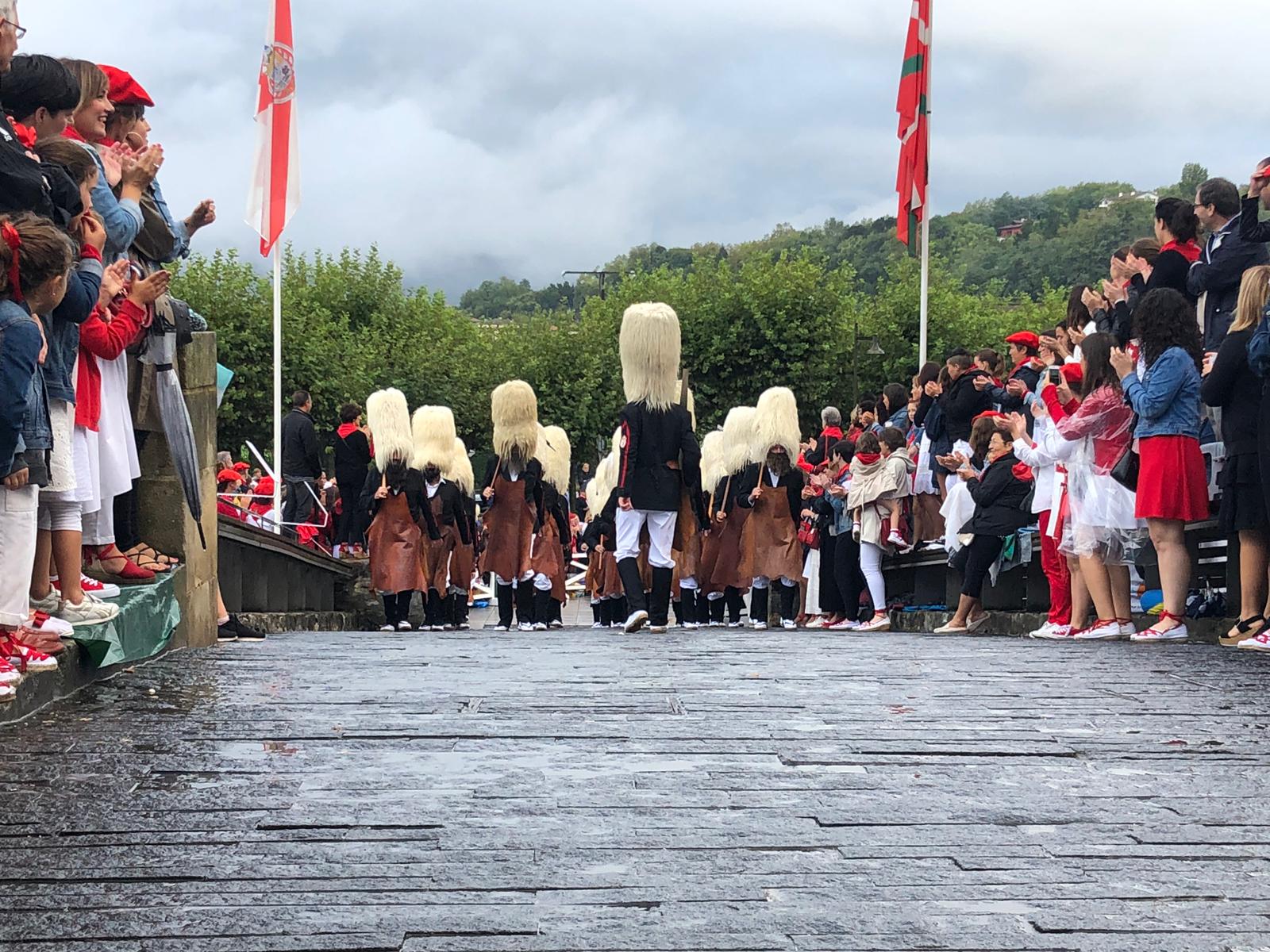 Fotos: Hondarribia se vuelca con el Alarde