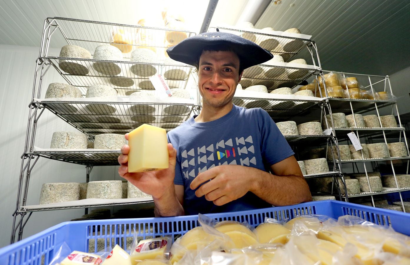 Fotos: Un día con Julen Arburua, ganador del concurso de quesos de Ordizia