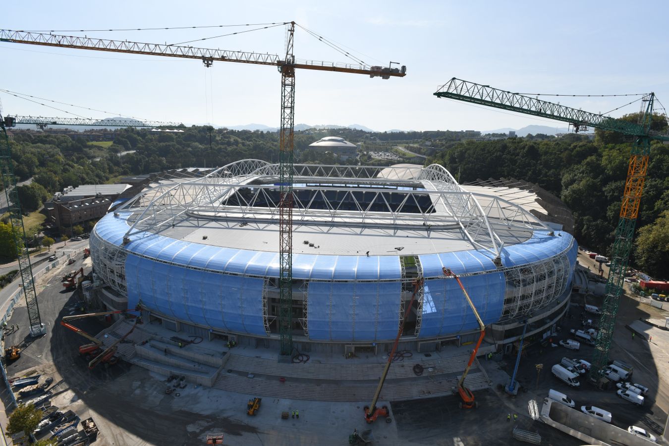 Vistas exteriores del nuevo estadio de Anoeta.
