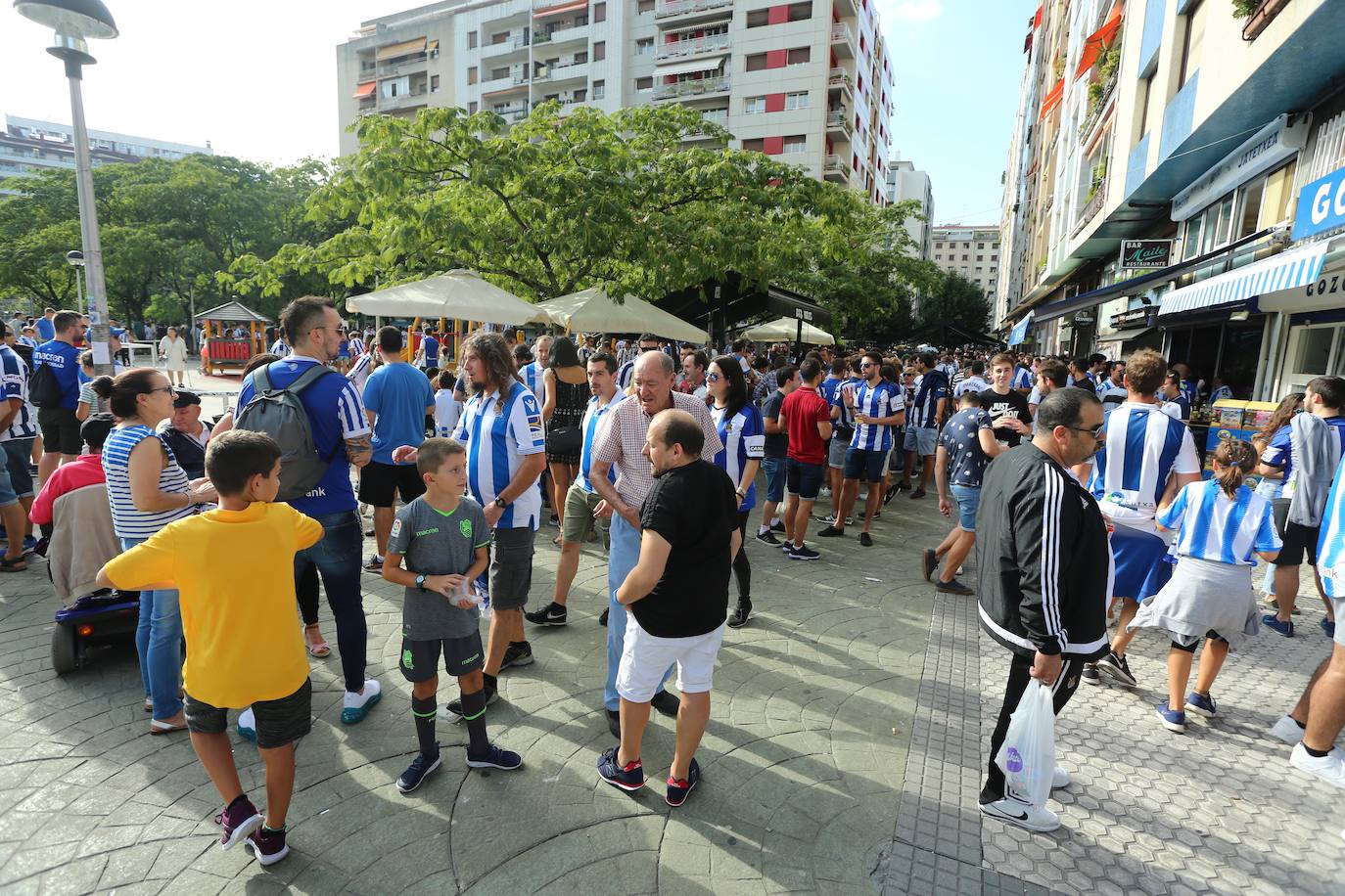 Expectación entre los aficionados de la Real Sociedad por conocer y estrenar el nuevo Reale Arena