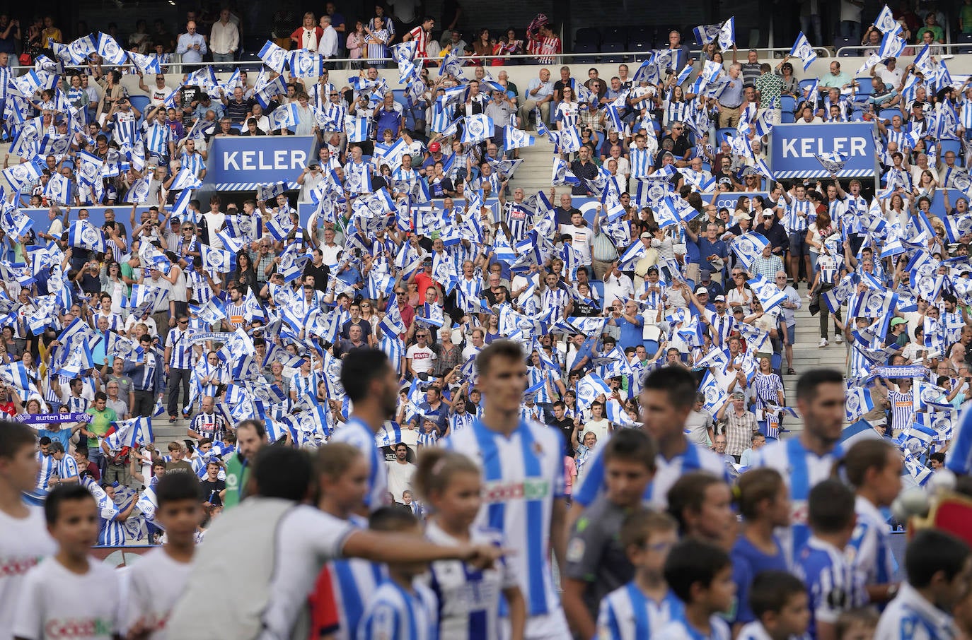 Expectación entre los aficionados de la Real Sociedad por conocer y estrenar el nuevo Reale Arena