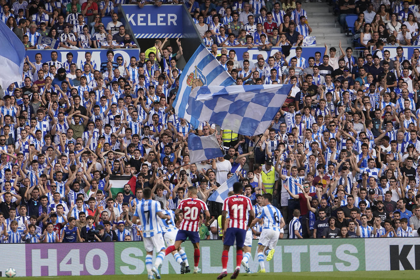 Expectación entre los aficionados de la Real Sociedad por conocer y estrenar el nuevo Reale Arena