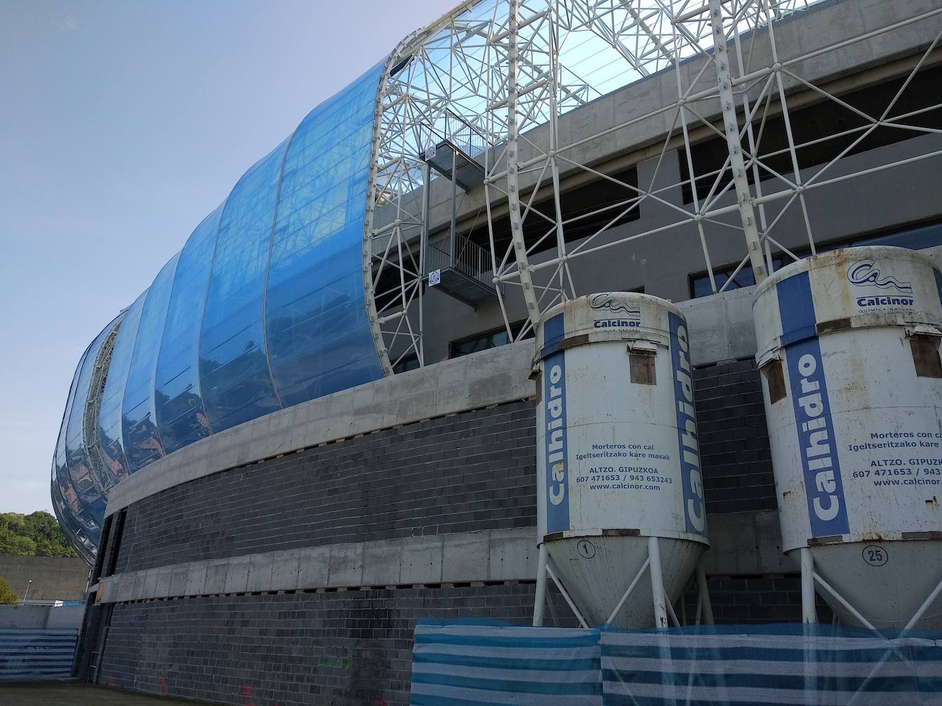 Expectación entre los aficionados de la Real Sociedad por conocer y estrenar el nuevo Reale Arena