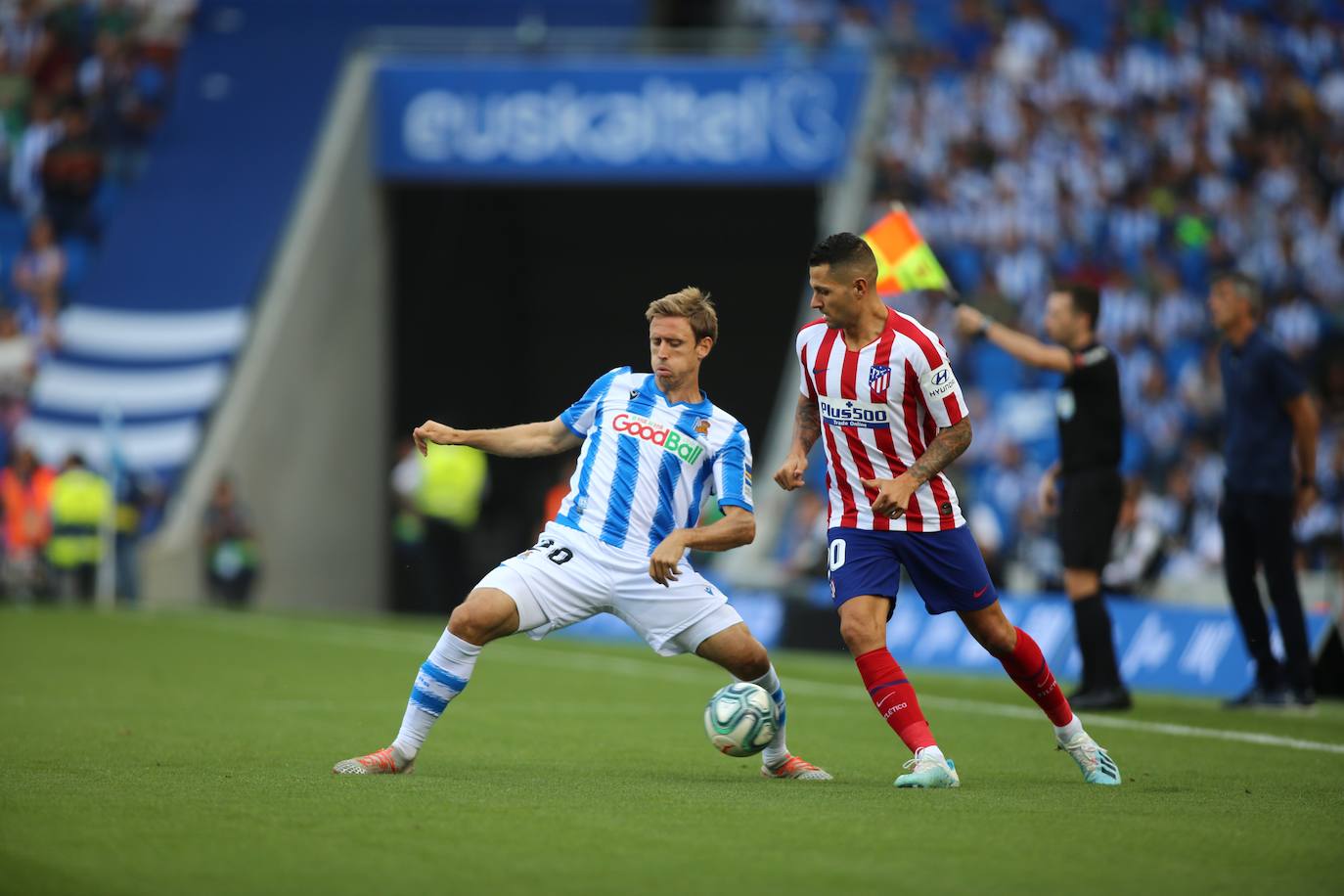 Gran ambiente en el estreno de la Real esta temporada en Anoeta