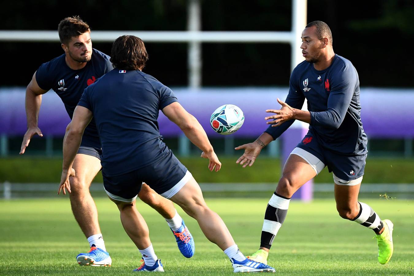 La selección francesa de rugby está preparando el Mundial de Japón junto al monte Fuji. Las vistas son impresionantes. 