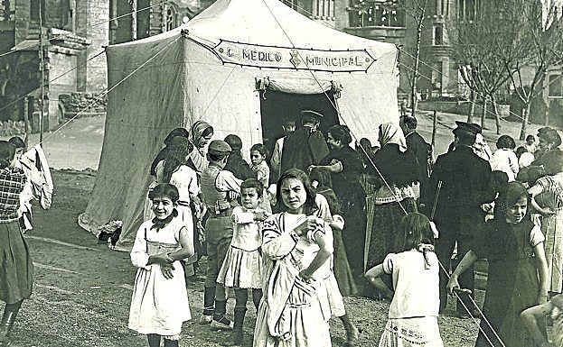 Instalaciones de la beneficienciia en la Barcelona de 1912 para vacunar de la viruela
