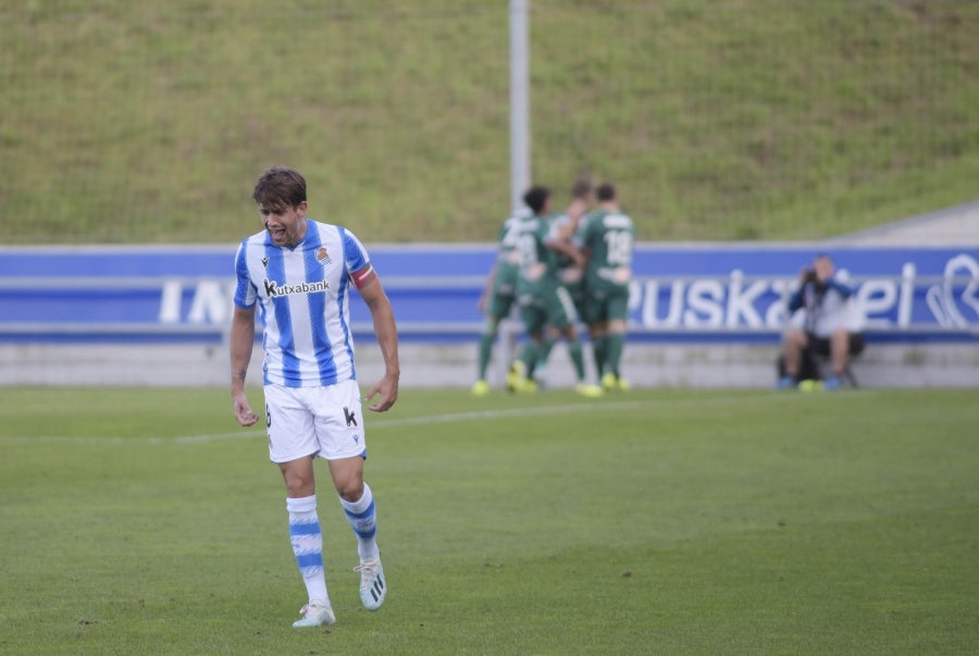 El filial realista logra un importante triunfo en Zubieta con un Garrido que resulta fundamental gracias a sus dos goles. 
