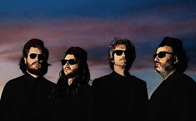 Yugen Blakrok, arriba, Luz Elena Mendoza, de La Bamba, y los madrileños Mohama Saz. 