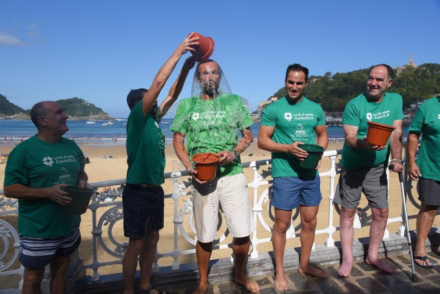 Fotos: Vuelve el reto del cubo helado para visibilizar la Esclerosis Lateral Amiotrófica