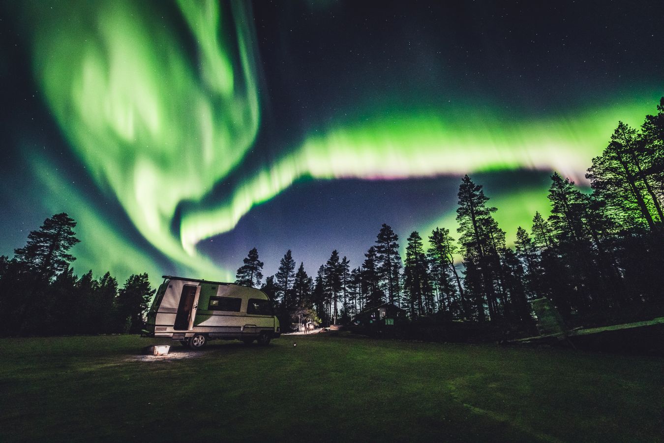 En un pueblo situado en Finlandia, llamado Ivalo se puede apreciar este fenómeno meteorológico. 