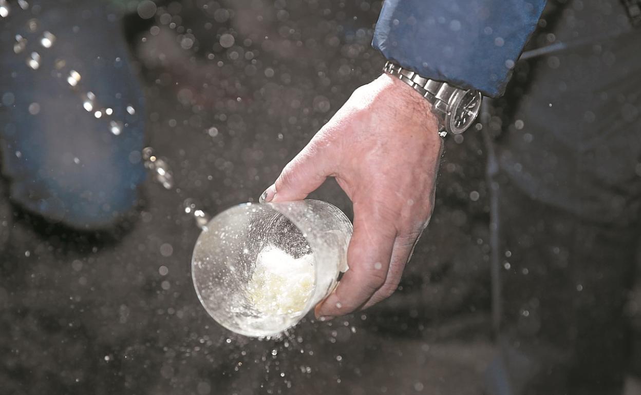 Entre las 12 sidrerías finalistas se decidirá hoy en Ergobia a la ganadora de esta quinta edición 