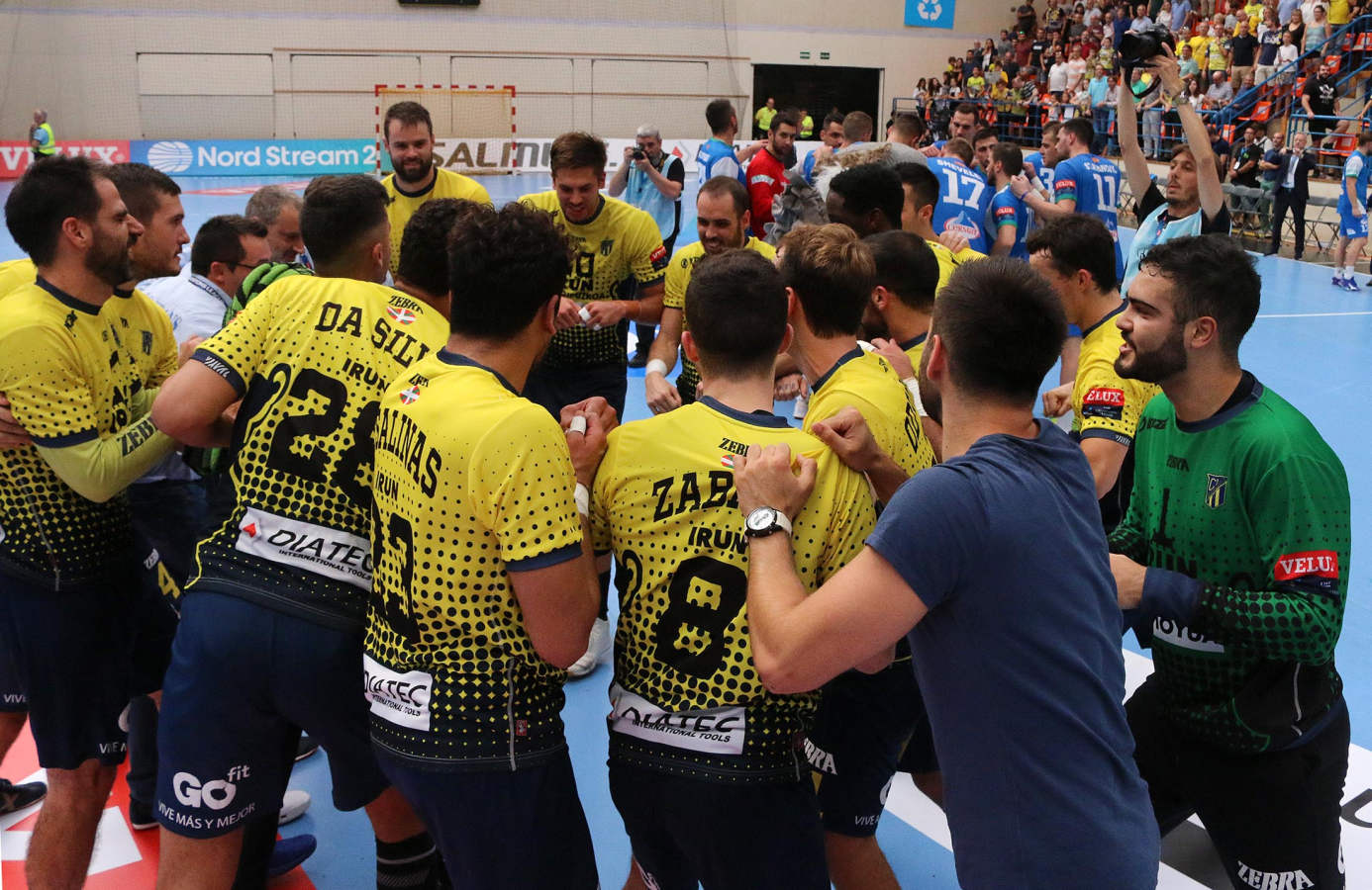 El Bidasoa-Irun remonta a los macedonios y siguen invictos