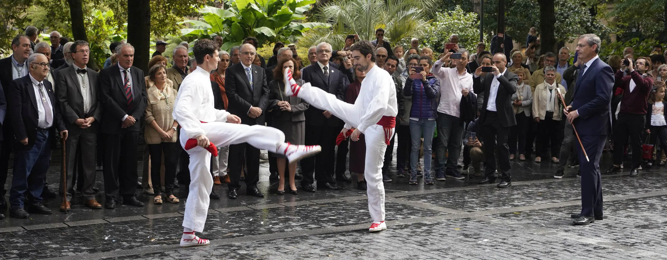 Fotos: Euskaltzaindia cierra en Donostia su centenario