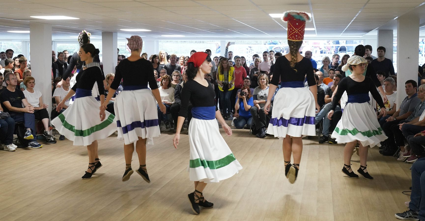 Fotos: El Kilometroak despide un ciclo en Zarautz