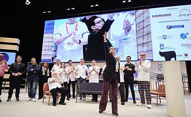 Carme Ruscalleda agradece de la ovación del auditorio del Kusaal