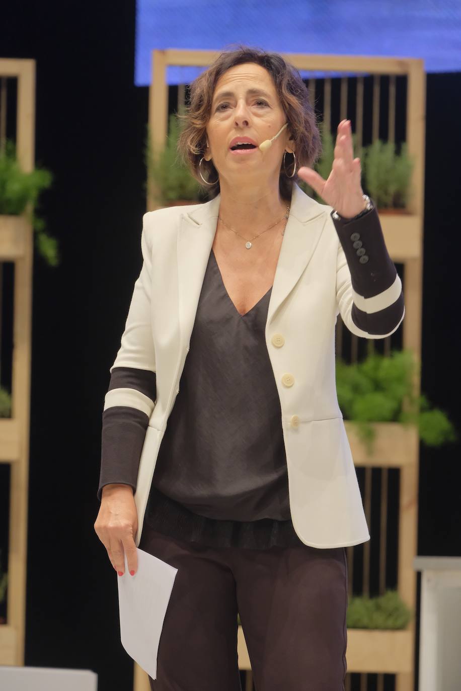 La influencia de Juan Sebastián Elcano en la tradición de la parrilla de Getaria, las palabras de Joan Roca, del tres estrellas Michelin El Celler de Can Roca (Girona), los hongos marinos descubiertos por el triestrellado Ángel León (Aponiente) o la reinvención de la tradición colombiana a cargo de Leonor Espinosa han destacado este martes en la segunda jornada de San Sebastian Gastronomika