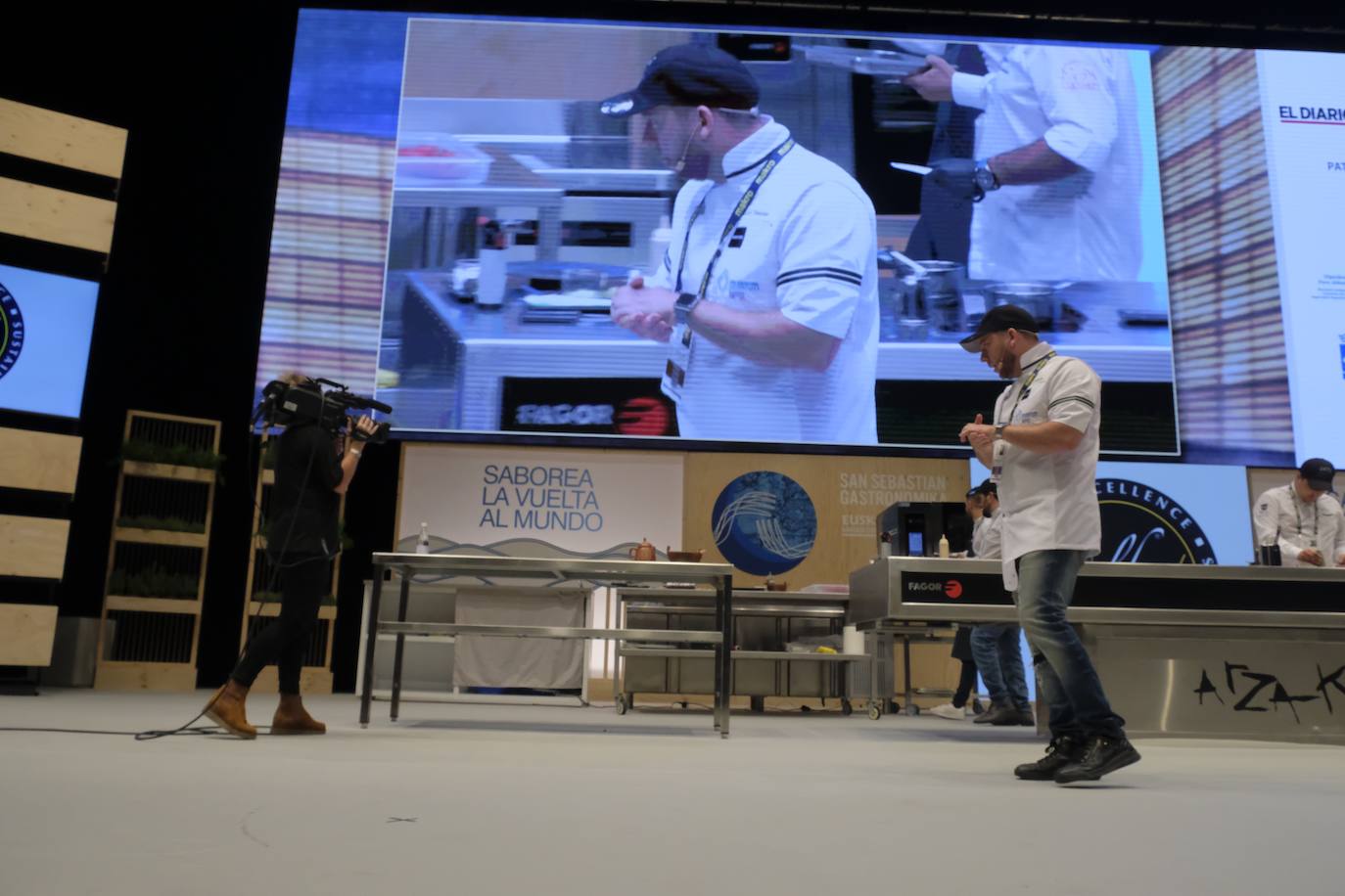 La influencia de Juan Sebastián Elcano en la tradición de la parrilla de Getaria, las palabras de Joan Roca, del tres estrellas Michelin El Celler de Can Roca (Girona), los hongos marinos descubiertos por el triestrellado Ángel León (Aponiente) o la reinvención de la tradición colombiana a cargo de Leonor Espinosa han destacado este martes en la segunda jornada de San Sebastian Gastronomika