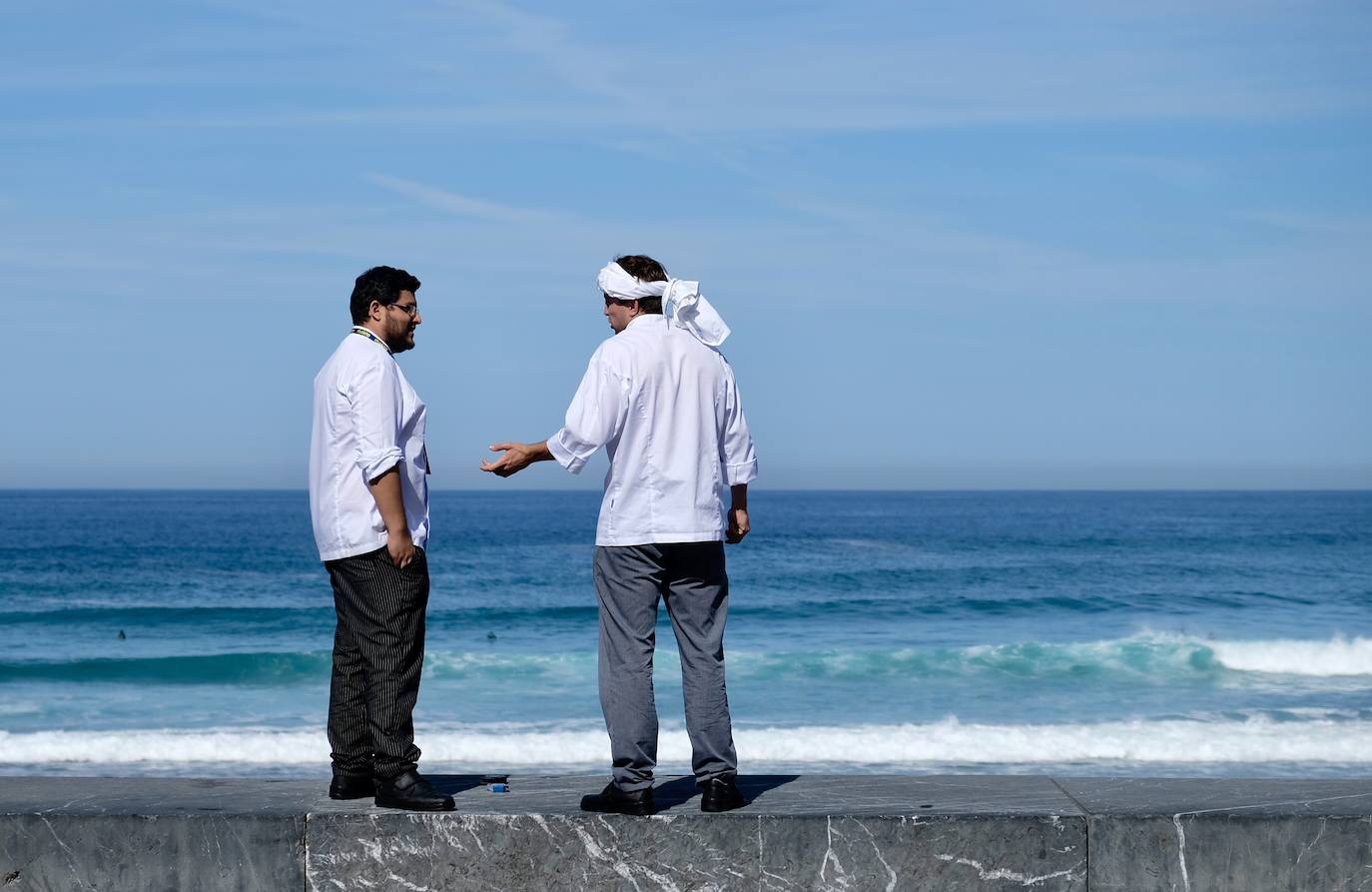 La influencia de Juan Sebastián Elcano en la tradición de la parrilla de Getaria, las palabras de Joan Roca, del tres estrellas Michelin El Celler de Can Roca (Girona), los hongos marinos descubiertos por el triestrellado Ángel León (Aponiente) o la reinvención de la tradición colombiana a cargo de Leonor Espinosa han destacado este martes en la segunda jornada de San Sebastian Gastronomika
