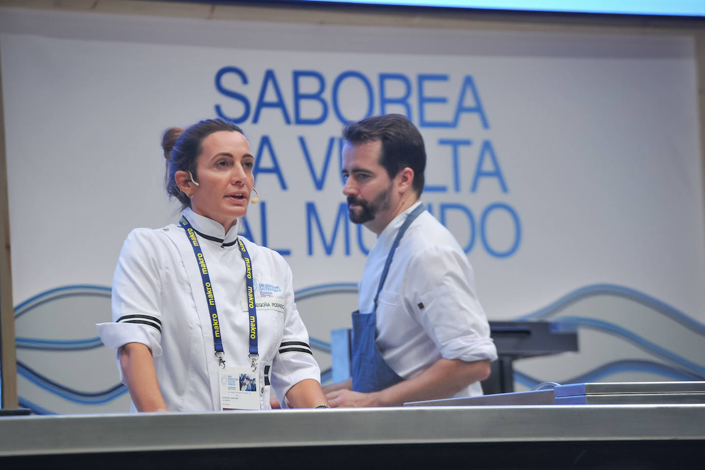 La influencia de Juan Sebastián Elcano en la tradición de la parrilla de Getaria, las palabras de Joan Roca, del tres estrellas Michelin El Celler de Can Roca (Girona), los hongos marinos descubiertos por el triestrellado Ángel León (Aponiente) o la reinvención de la tradición colombiana a cargo de Leonor Espinosa han destacado este martes en la segunda jornada de San Sebastian Gastronomika