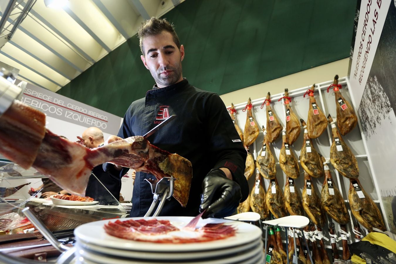 El concurso de parrillas es el evento destacado de la tercera jornada del congreso gastronómico