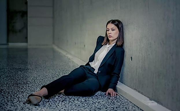 La protagonista de 'Bad Banks', en un fotograma de la serie.