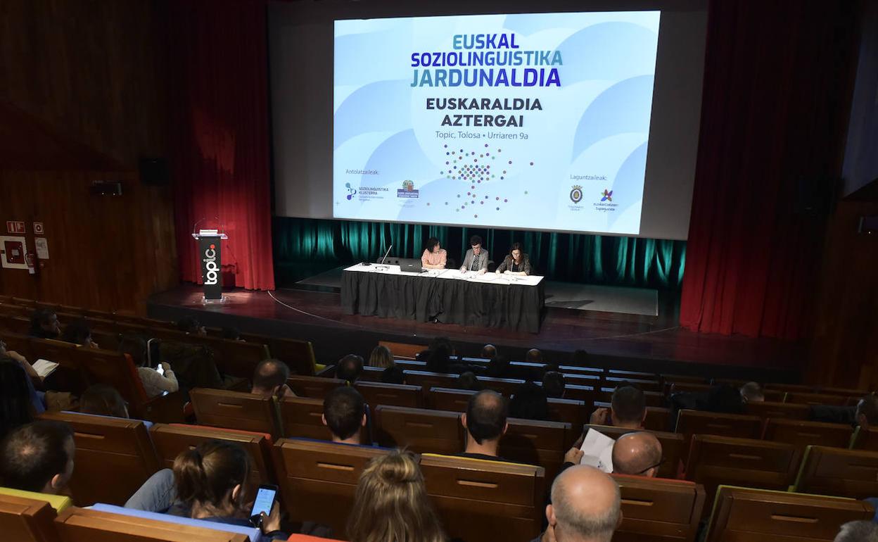 Euskal Soziolinguistika Jardunaldiak, Tolosako Topic aretoan 