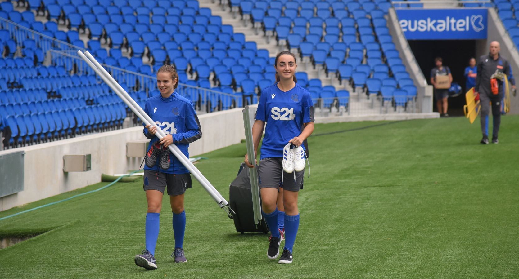 Las de Gonzalo Arconada se han ejercitado en el estadio en la última sesión preparatoria del derbi del domingo ante el Athletic