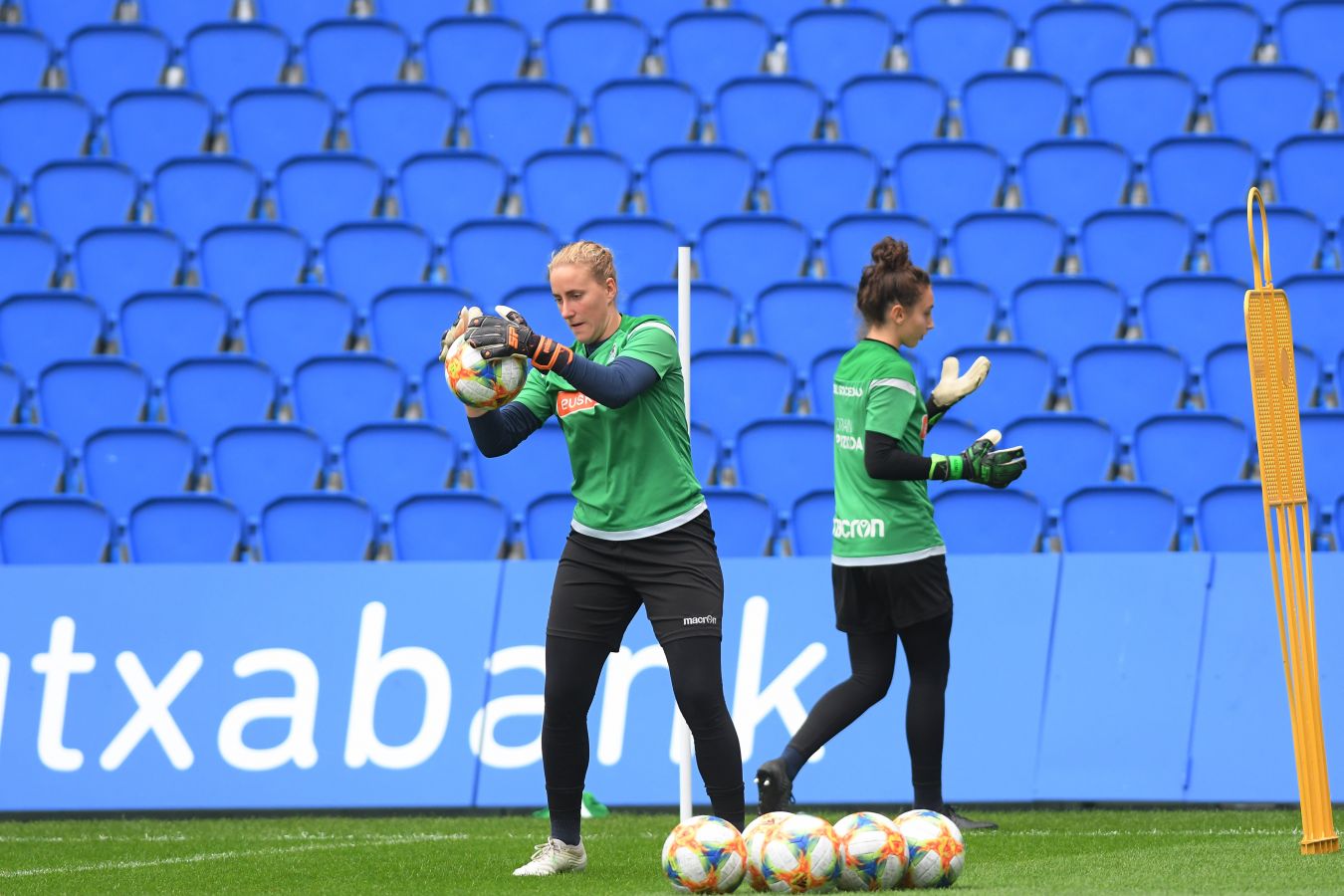 Las de Gonzalo Arconada se han ejercitado en el estadio en la última sesión preparatoria del derbi del domingo ante el Athletic
