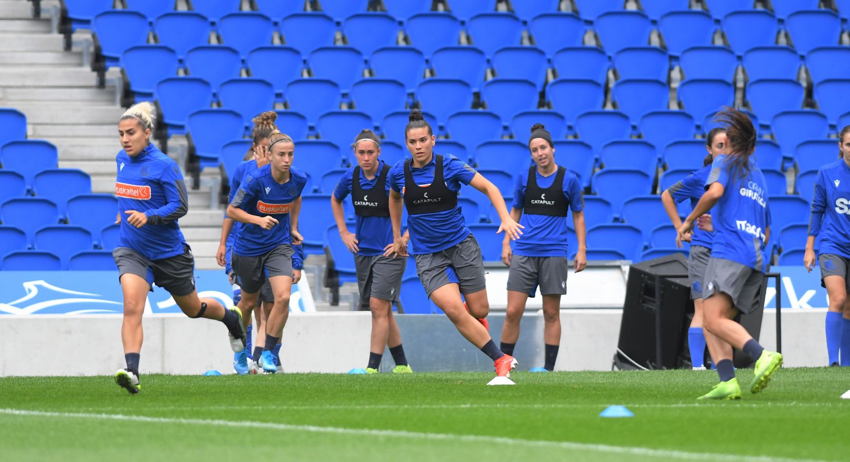 Las de Gonzalo Arconada se han ejercitado en el estadio en la última sesión preparatoria del derbi del domingo ante el Athletic