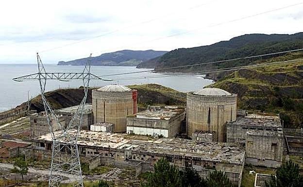 El grupo ecologista Eguzki denuncia que la cesión de la central nuclear de Lemoiz por parte del Estado al Gobierno Vasco beneficia a la compañía eléctrica Iberdrola