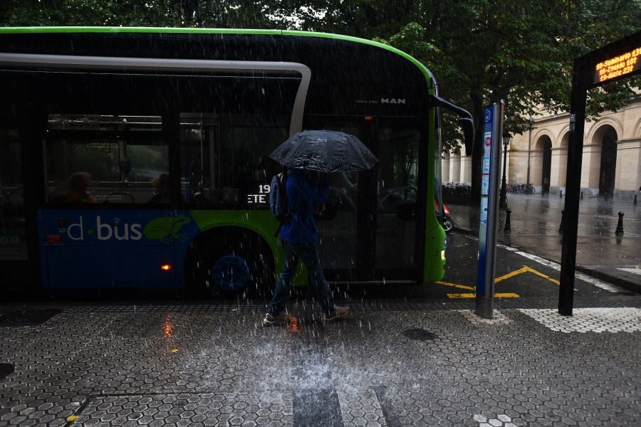 Fotos: Chaparrón de mediodía