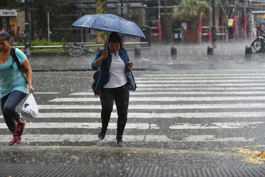 Fotos: Chaparrón de mediodía