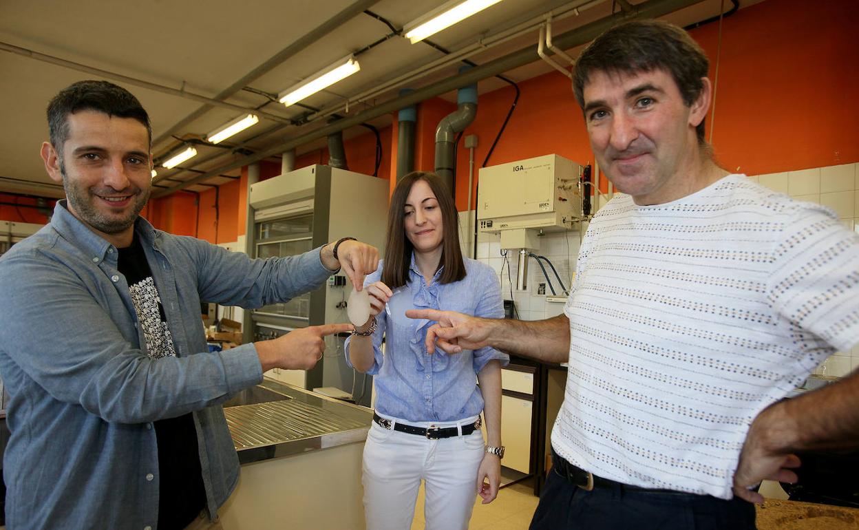 Haritz Sardon, Ainara Sangroniz eta Agustin Etxeberria 