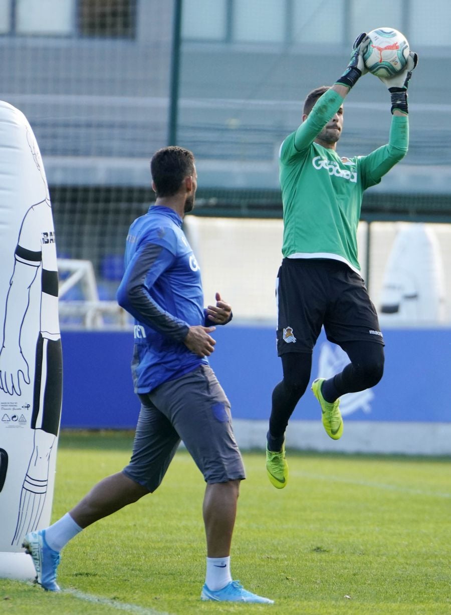 Fotos: Los más pequeños disfrutan viendo el entrenamiento de la Real en Zubieta