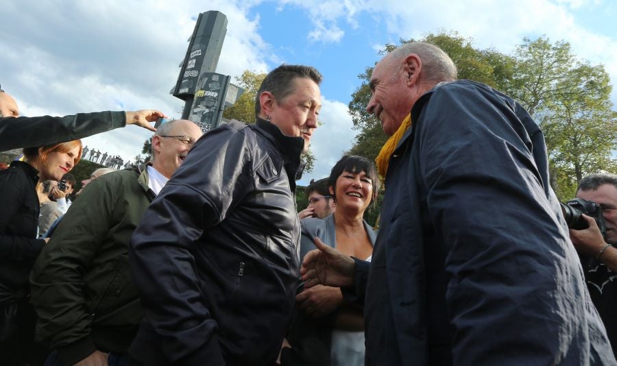 Fotos: Arranca en Donostia la manifestación de Gure Esku en favor de los condenados del procés