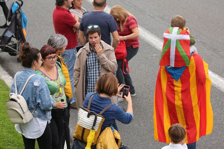 Fotos: Arranca en Donostia la manifestación de Gure Esku en favor de los condenados del procés