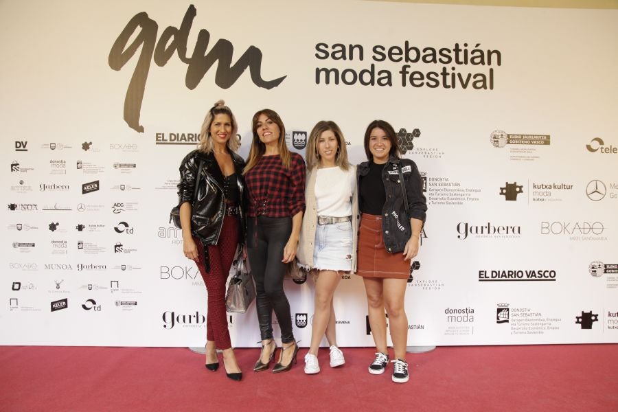 Este sábado, por la mañana, el Museo San Telmo acoge los quince desfiles de diseñadores guipuzcoanos y comercios multimarca: Mosquito Blue, Molupita, O`Farril, La Romantique, Telarista Urbana, Maider Alzaga, Luhei, Testone Hojas, Laia Varela, Davidi Dú, Anhelo, Sastrería Aldabaldetreku, Inge Zubeldia. 