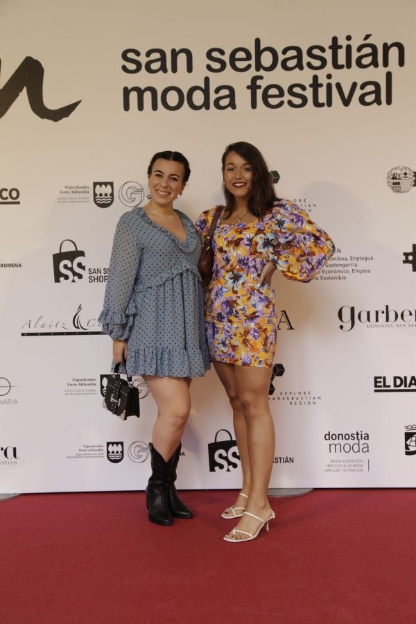 Este sábado, por la mañana, el Museo San Telmo acoge los quince desfiles de diseñadores guipuzcoanos y comercios multimarca: Mosquito Blue, Molupita, O`Farril, La Romantique, Telarista Urbana, Maider Alzaga, Luhei, Testone Hojas, Laia Varela, Davidi Dú, Anhelo, Sastrería Aldabaldetreku, Inge Zubeldia. 